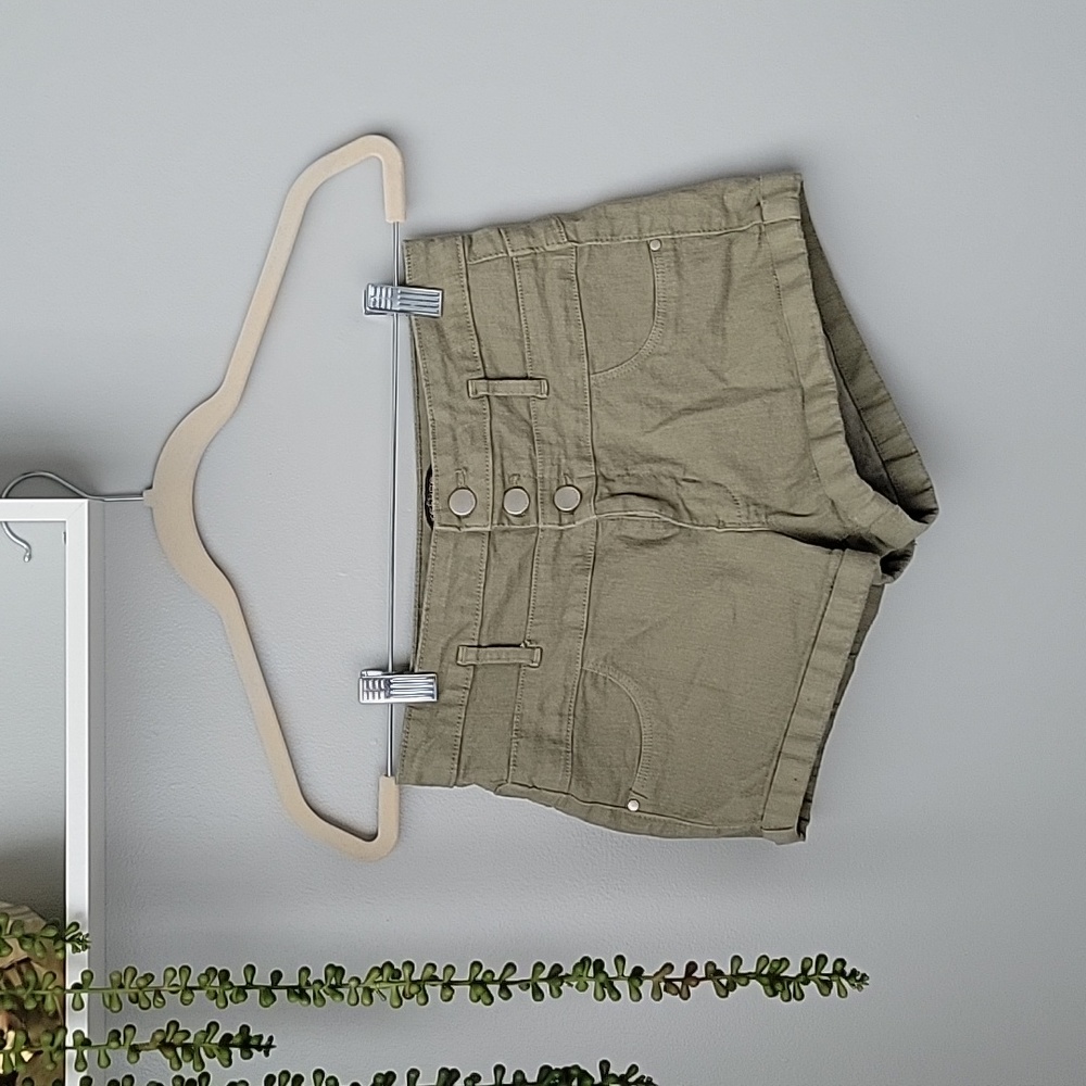 Refuge shorts